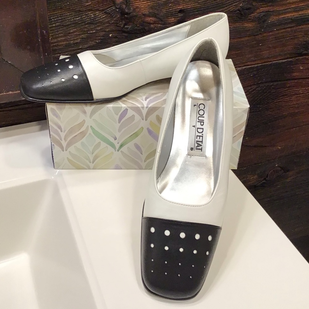 NWOT 80s Vintage Leather Ballet Flat Slip on Shoe Capped Toe White SZ 6